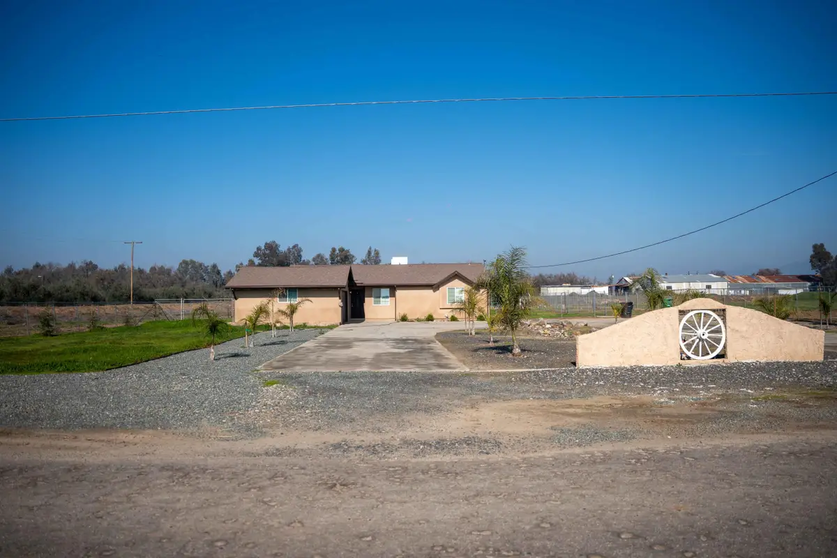 23404 Avenue 104, Terra Bella, CA 93270 - #1