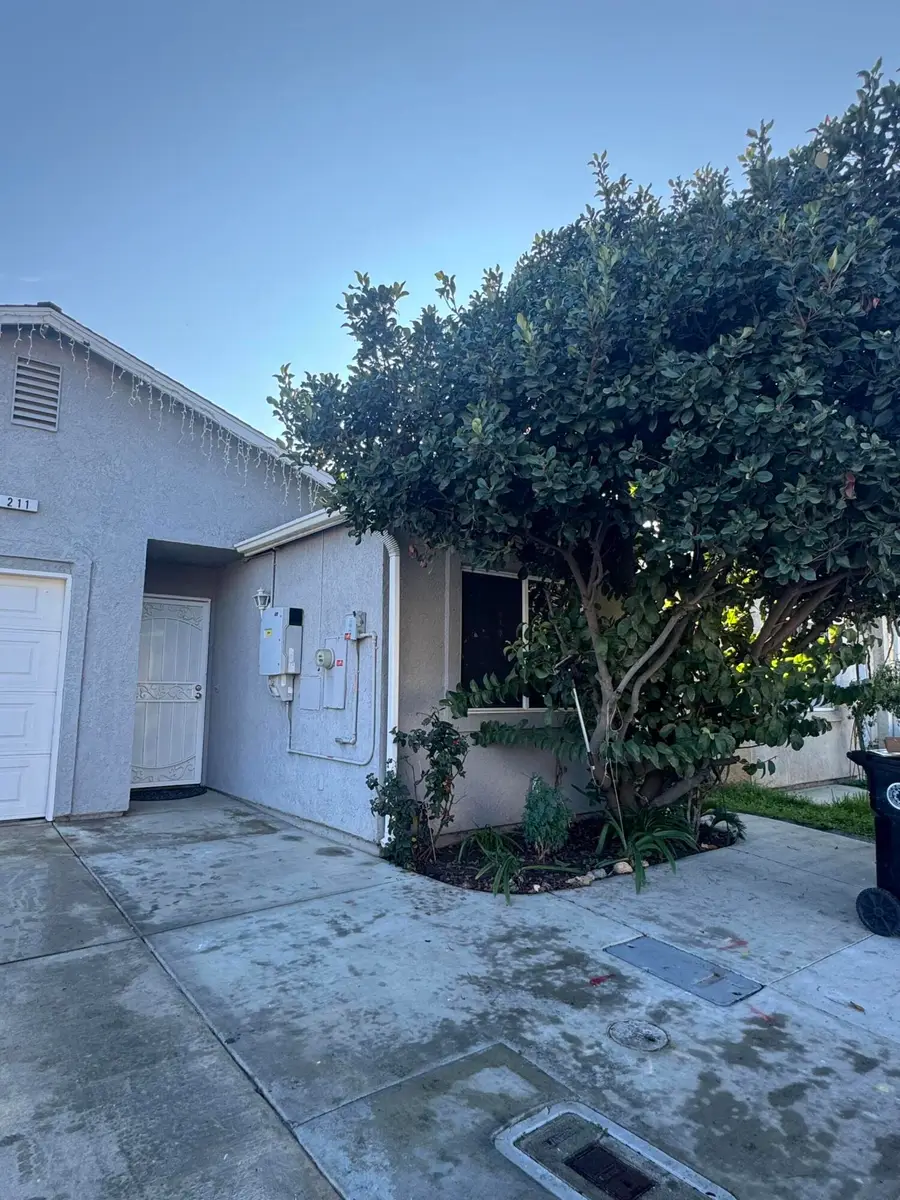 211 Presidio Avenue, Porterville, CA 93257 - Image #3