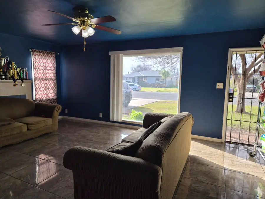 748 N Bellah Avenue, Lindsay, CA 93247 - Image #3