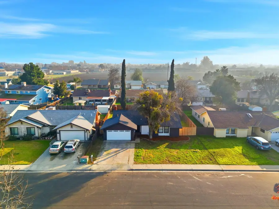 283 Mercedes Lane, Lemoore, CA 93245 - Image #2