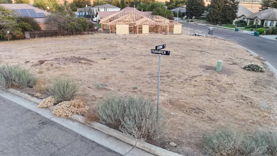 NE Fairhaven Court, Porterville, CA 93257 - #3
