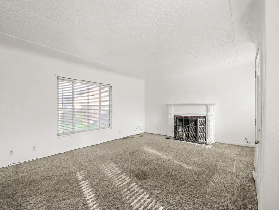 1315 E Fountain Way, Fresno, CA 93704 - Image #2