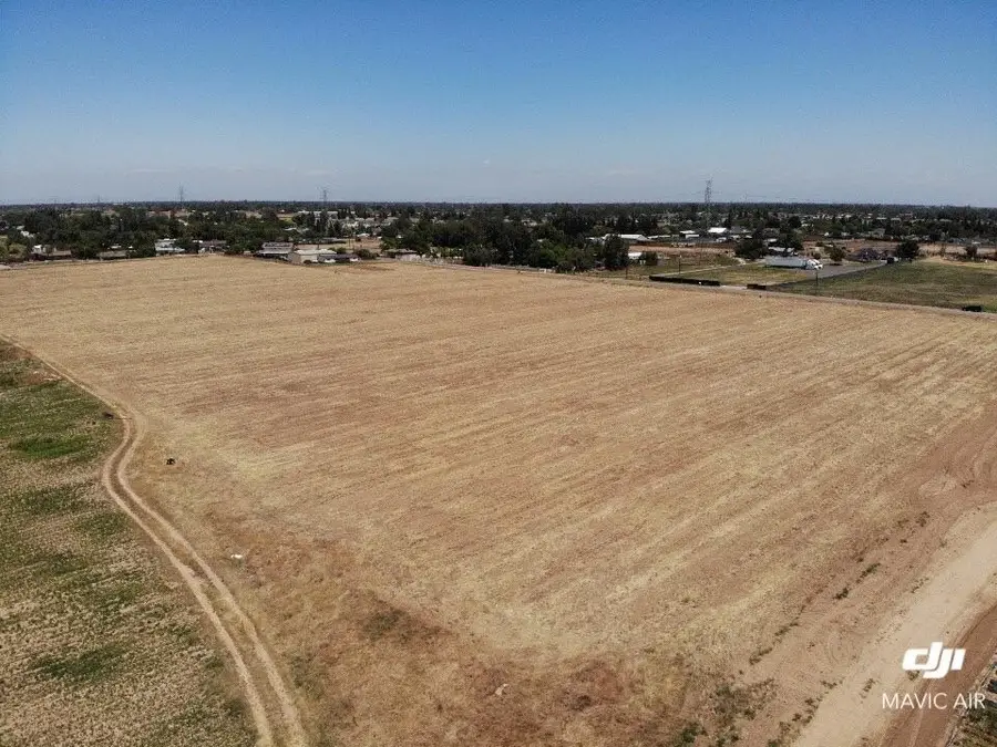17 Acres Mckinley And Hayes, Fresno, CA 93723 - Image #2
