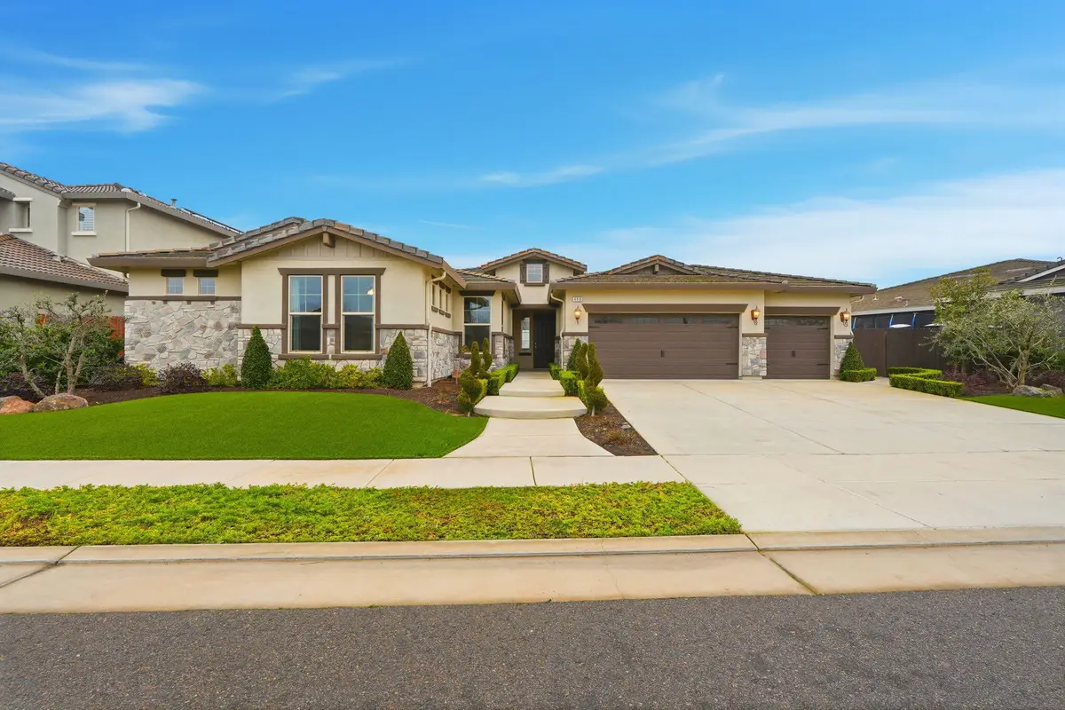 400 Ridge Creek Estates Way, Dinuba, CA 93618 - Image #1