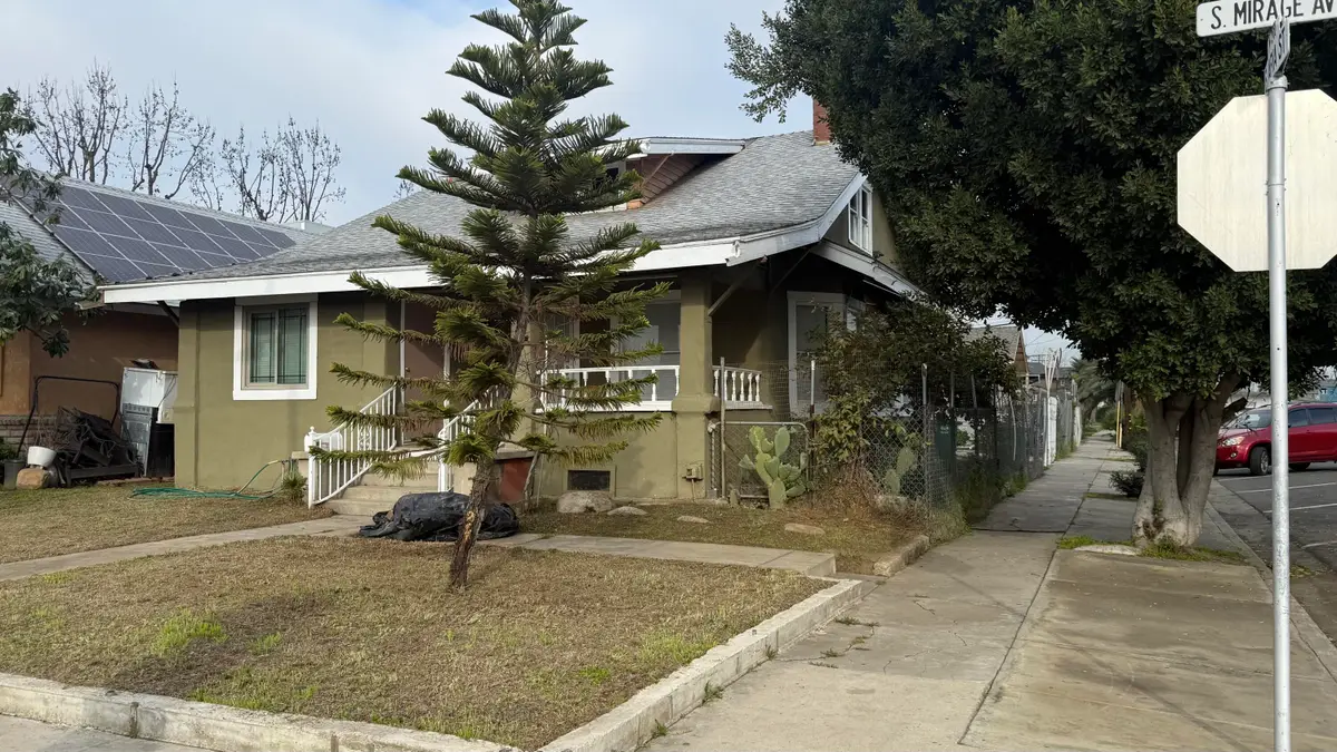 196 S Mirage Avenue, Lindsay, CA 93247 - Image #1