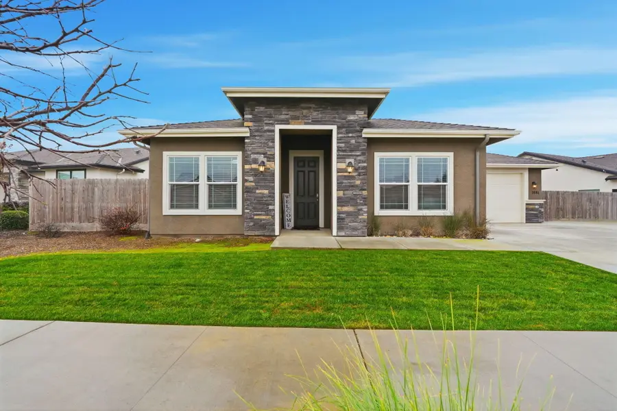 1881 W Date Avenue, Porterville, CA 93257 - Image #2