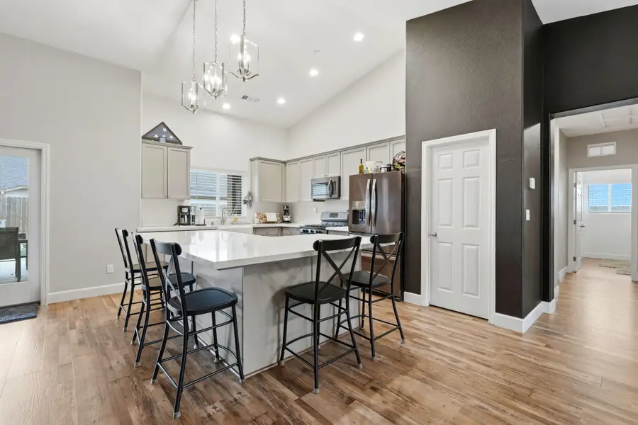 1881 W Date Avenue, Porterville, CA 93257 - Image #3