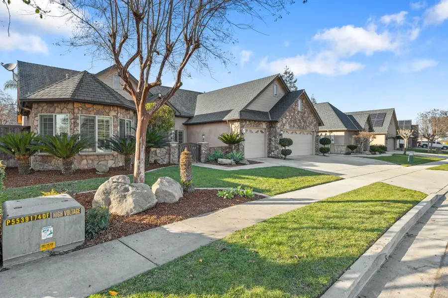 239 N Preston Street, Visalia, CA 93291 - Image #2