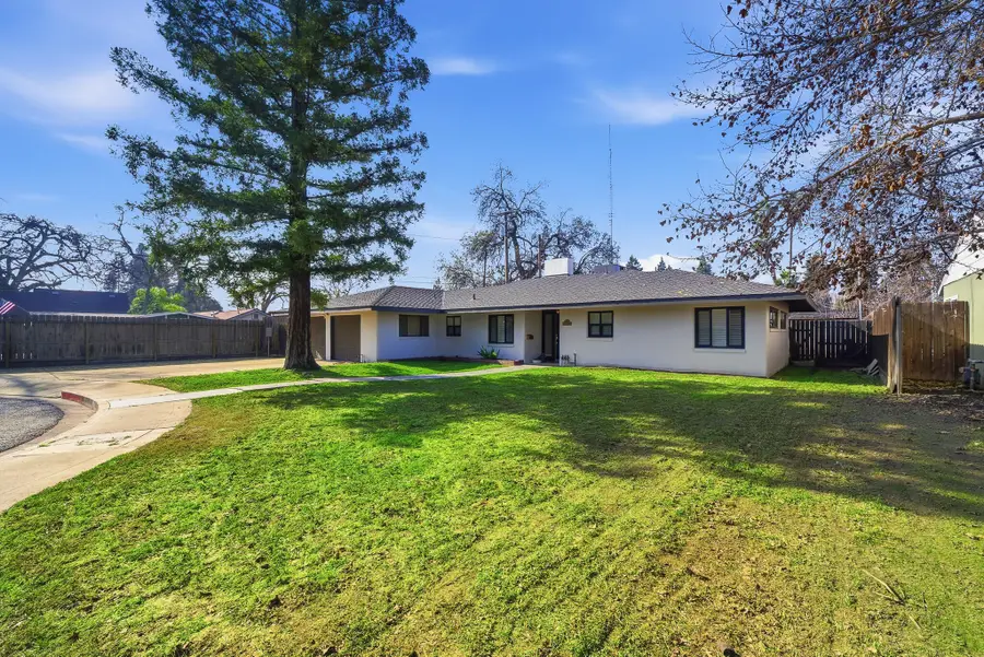 715 S Edwards Court, Visalia, CA 93277 - Image #2