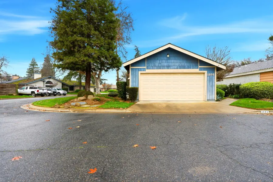 1804 E Vine Avenue, Visalia, CA 93292 - Image #3