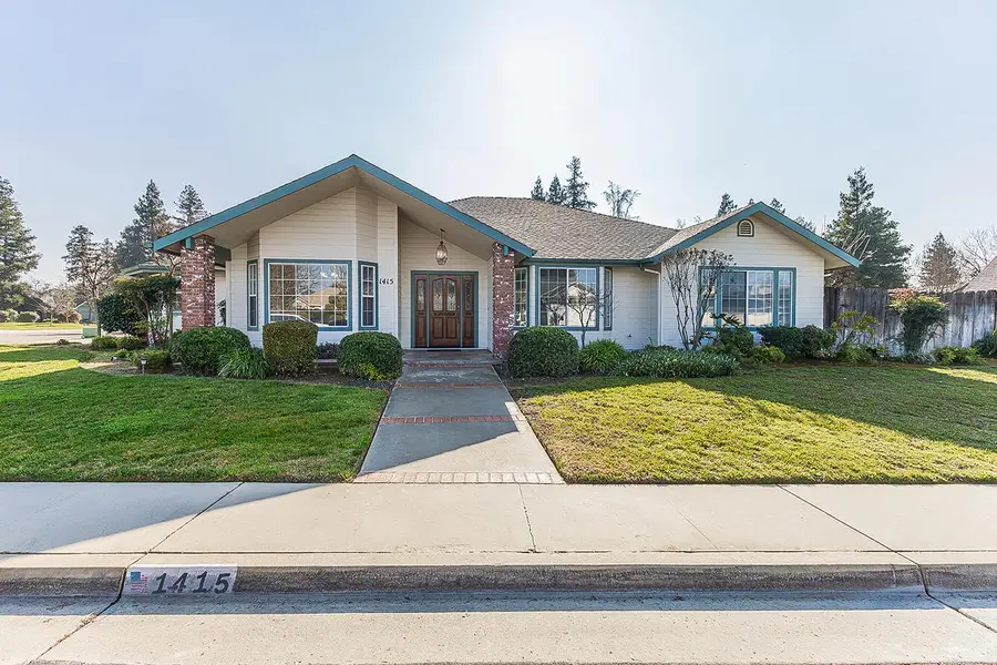 1415 W Riverglen Avenue, Reedley, CA 93654 - #2