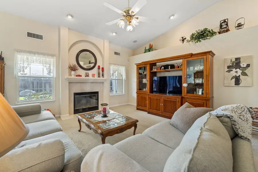 1741 Vineland Avenue, Tulare, CA 93274 - Image #3