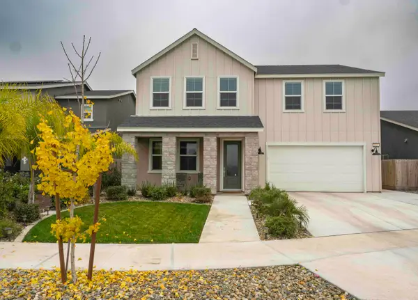 143 NE Riverway Drive, Visalia, CA 93291