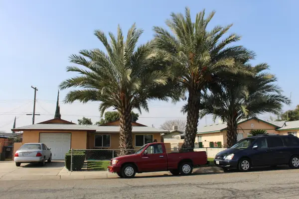 1127 N Stover Street, Visalia, CA 93292