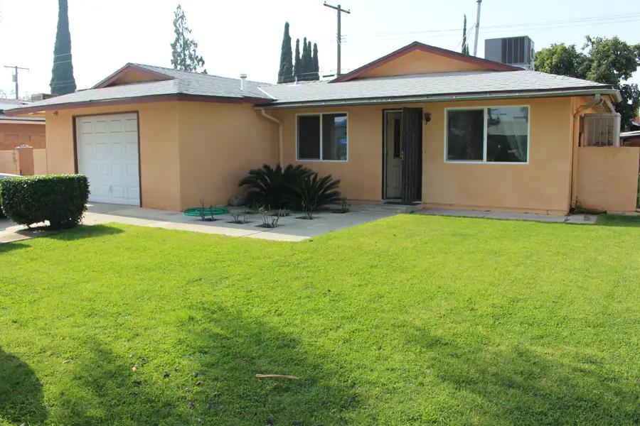 1127 N Stover Street, Visalia, CA 93292 - Image #3