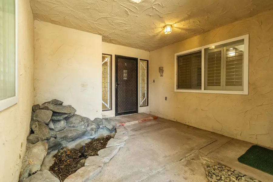 637 Village Green Street, Porterville, CA 93257 - Image #3