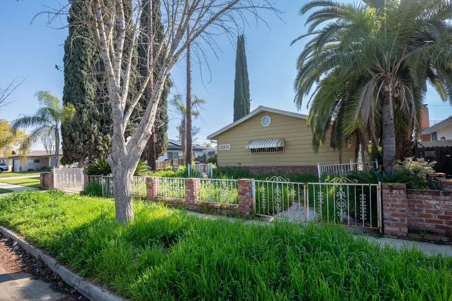 4730 E Indianapolis Avenue, Fresno, CA 93726 - #2