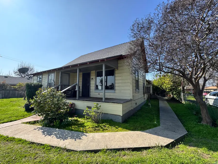297 S Cornell Street, Porterville, CA 93257 - #3