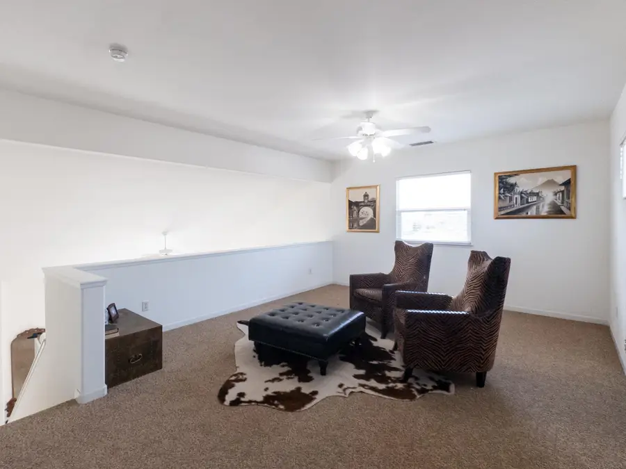 337 Village Drive, Dinuba, CA 93618 - #3