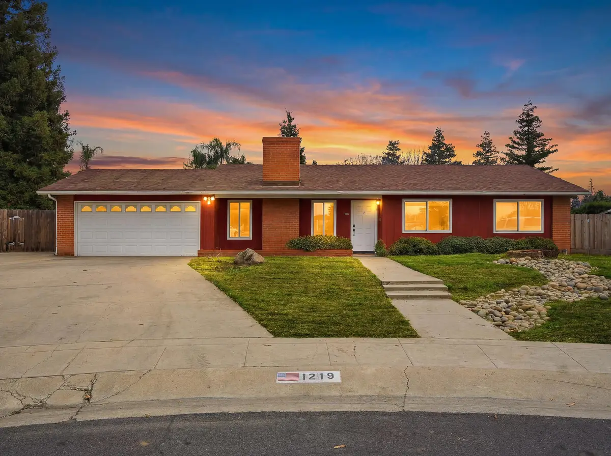 1219 E Feemster Avenue, Visalia, CA 93292 - #1