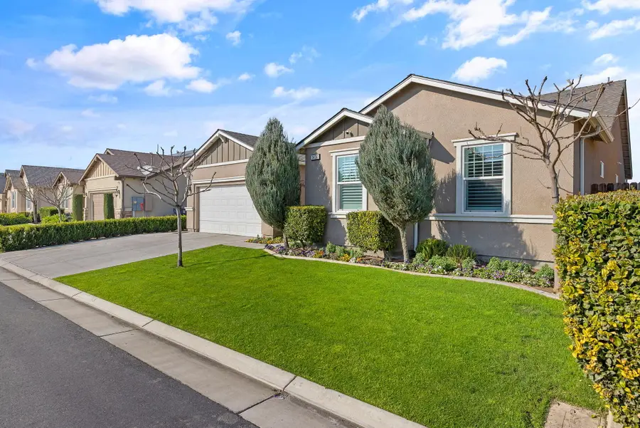 3430 Spring Sails Avenue, Tulare, CA 93274 - #3