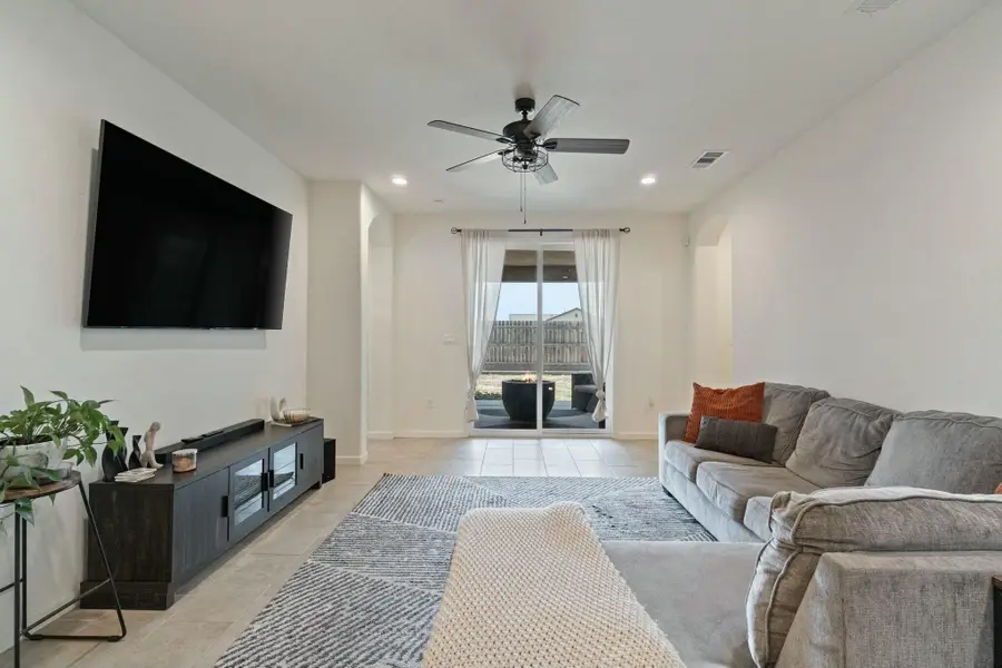 3373 Dorset Street, Tulare, CA 93274 - #3