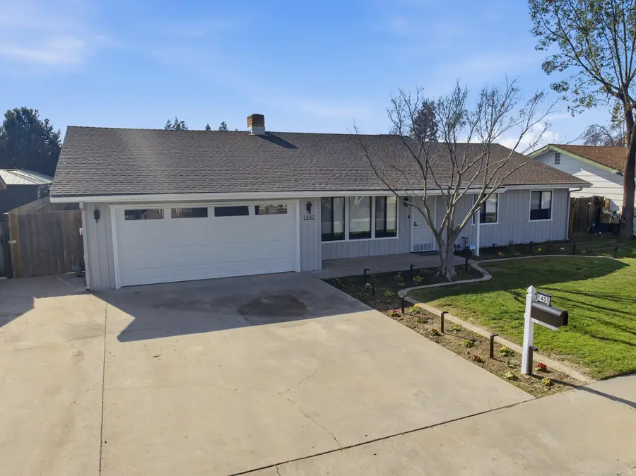 1405 Huntsman Avenue, Selma, CA 93662 - #2