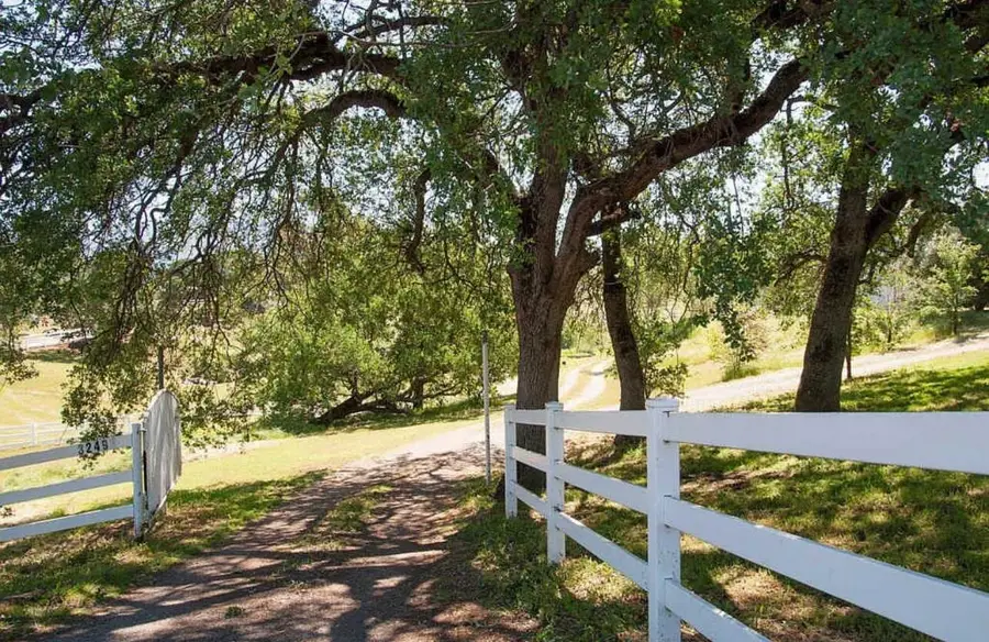 32491 Pleasant Oak Drive, Springville, CA 93265 - #2