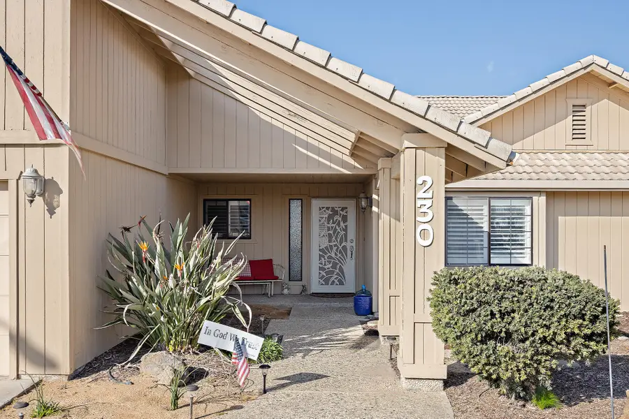 230 W Ash Avenue, Hanford, CA 93230 - #3