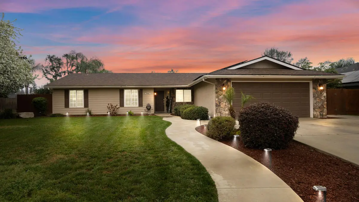 3441 W Sunnyside Avenue, Visalia, CA 93277 - #1