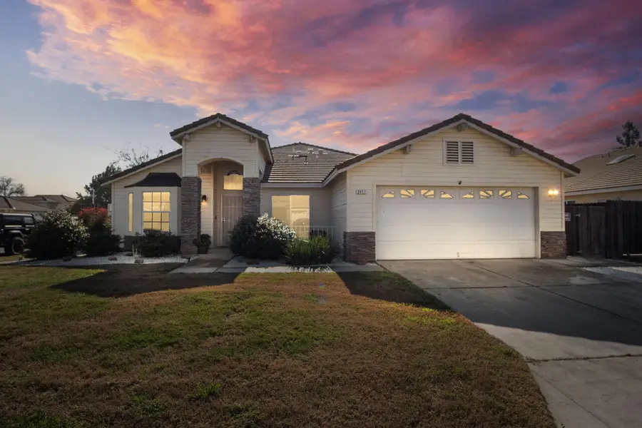 2417 E Omaha Avenue, Fresno, CA 93720 - Image #2