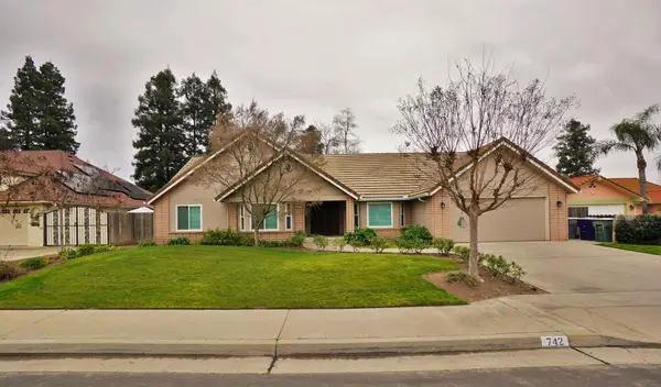 742 W Ellery Avenue, Clovis, CA 93612