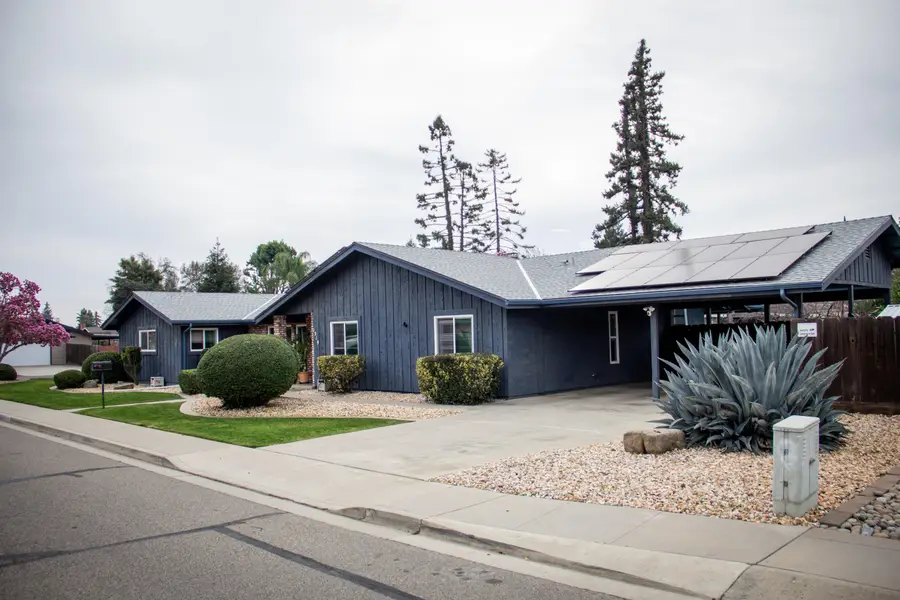 1519 S Cotta Street, Visalia, CA 93292 - #2
