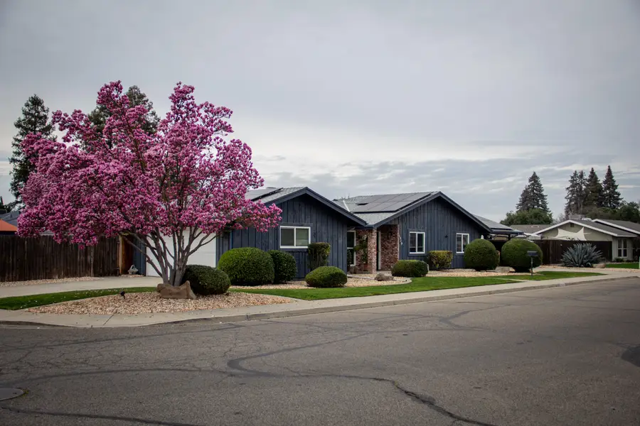 1519 S Cotta Street, Visalia, CA 93292 - #3