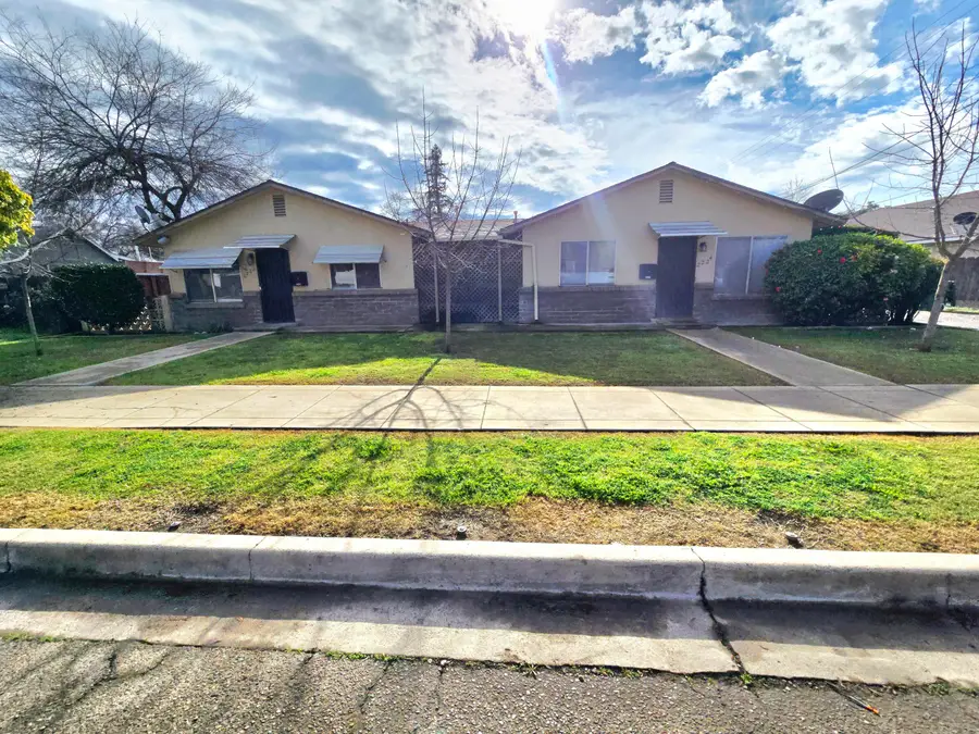 2222-2224 11th Street, Reedley, CA 93654 - #2