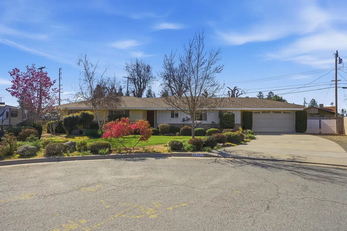 1611 E Burton Avenue, Tulare, CA 93274 - #1