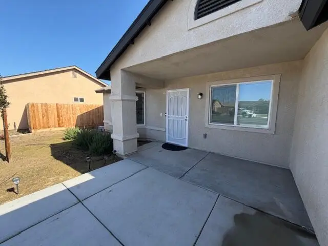1192 Creekside Place, Porterville, CA 93257 - #2