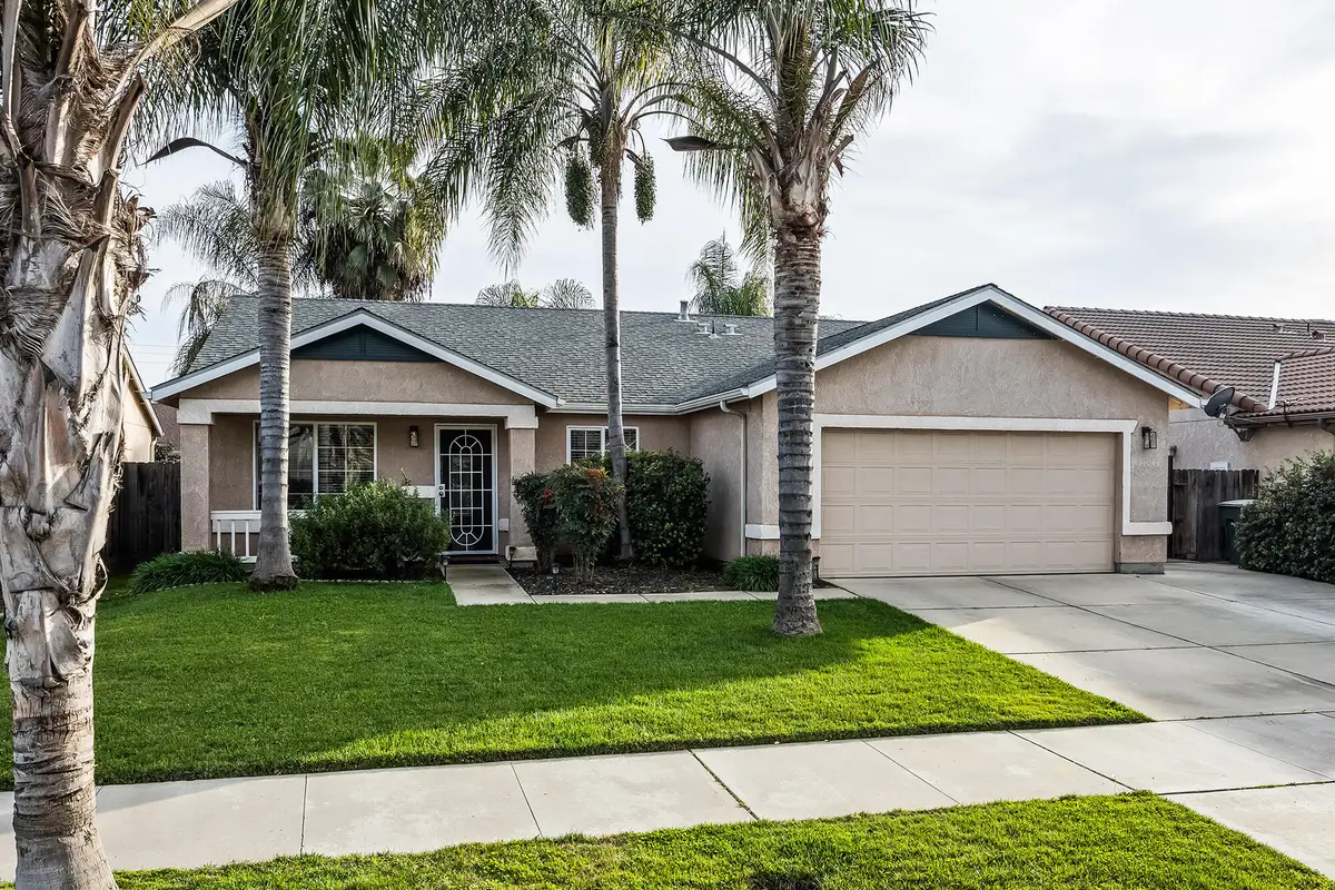 2841 W Prescott Avenue, Visalia, CA 93291 - #1