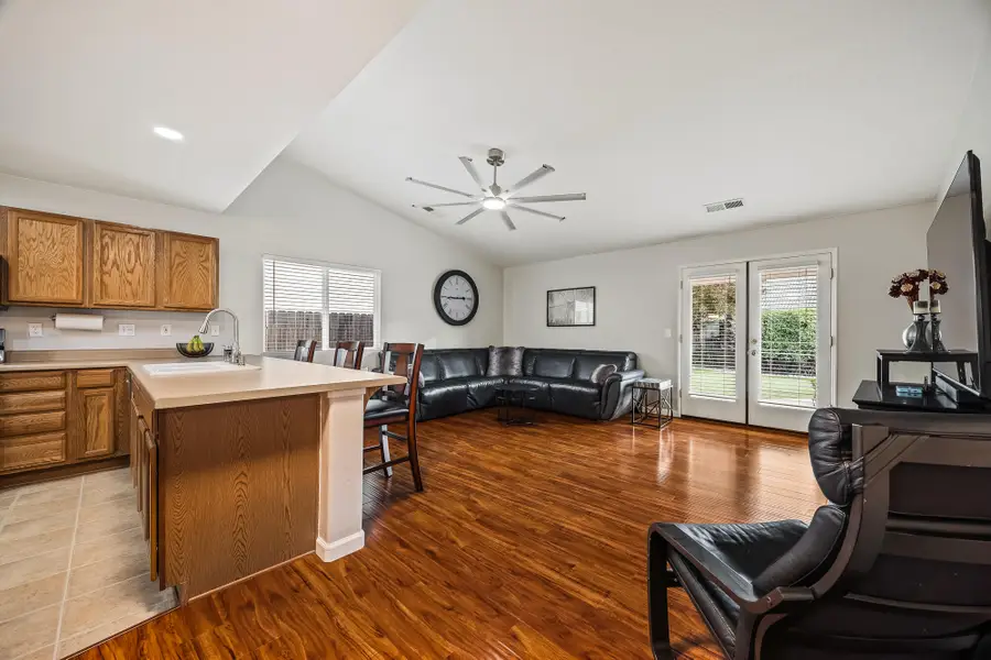 2841 W Prescott Avenue, Visalia, CA 93291 - #3