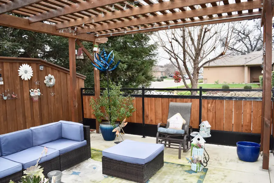 3934 E Willow Avenue, Visalia, CA 93292 - #2