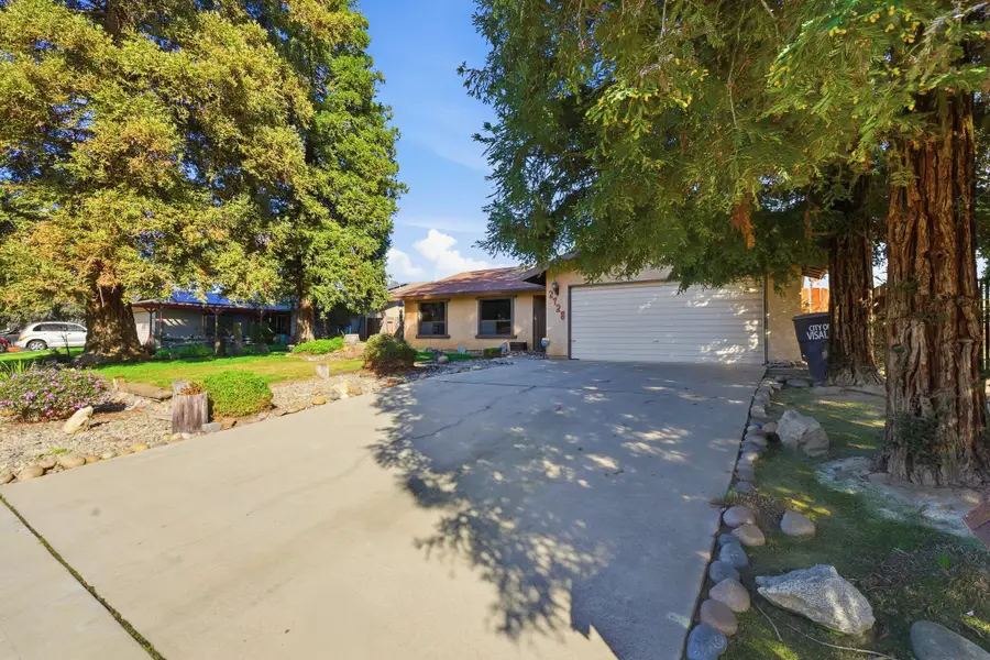 2728 S Jacob Street, Visalia, CA 93277 - #3