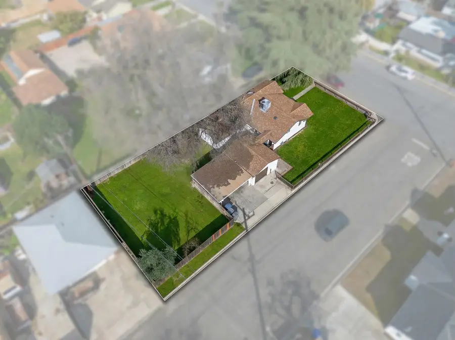 1101 N Conyer Street, Visalia, CA 93291 - #2