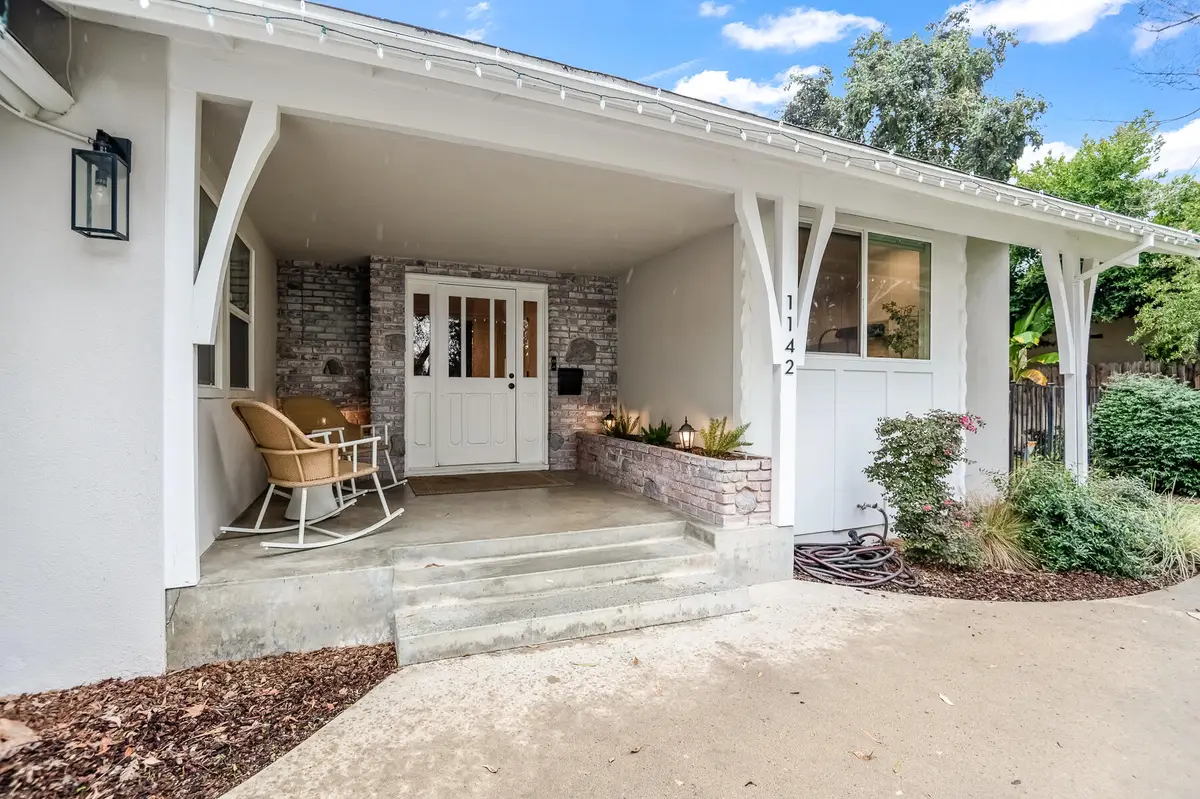 1142 W Feemster Avenue, Visalia, CA 93277 - #1