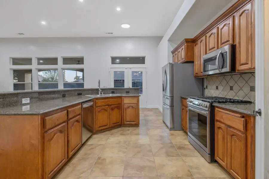 4421 E Douglas Avenue, Visalia, CA 93292 - #3