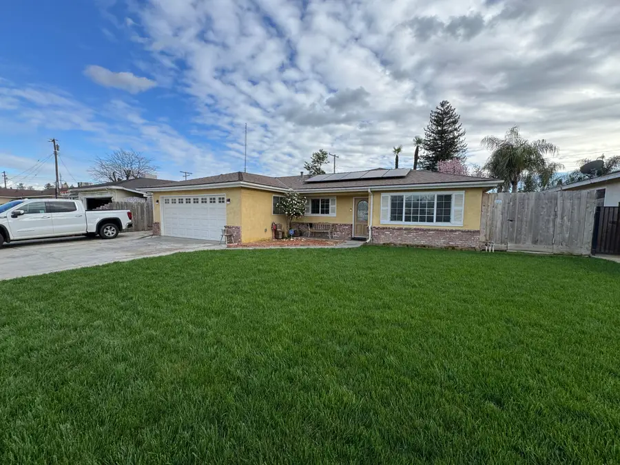 201 E Lois Avenue, Tulare, CA 93274 - #2