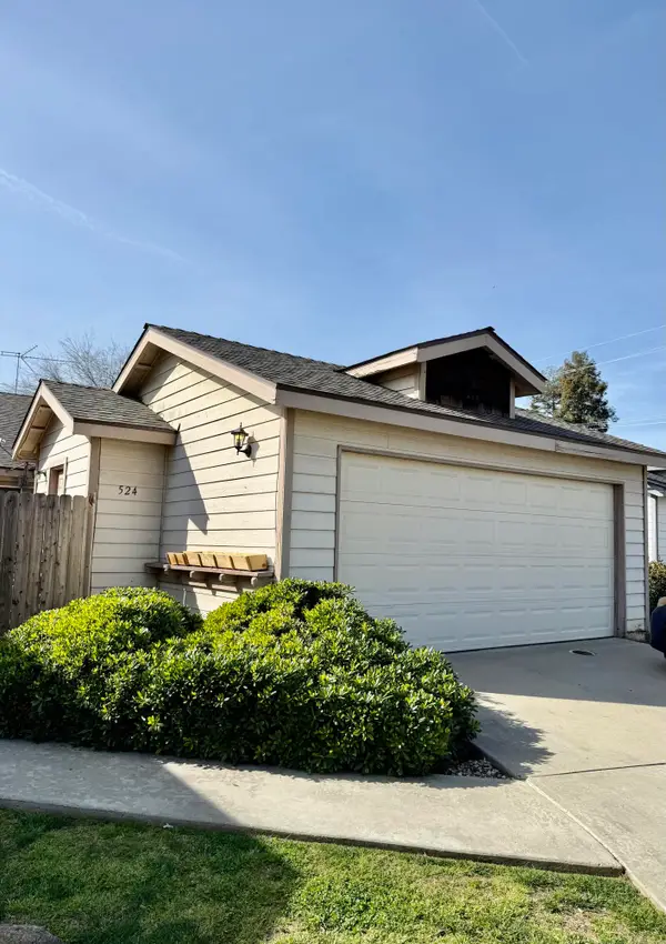 524 N Velie Court, Visalia, CA 93292
