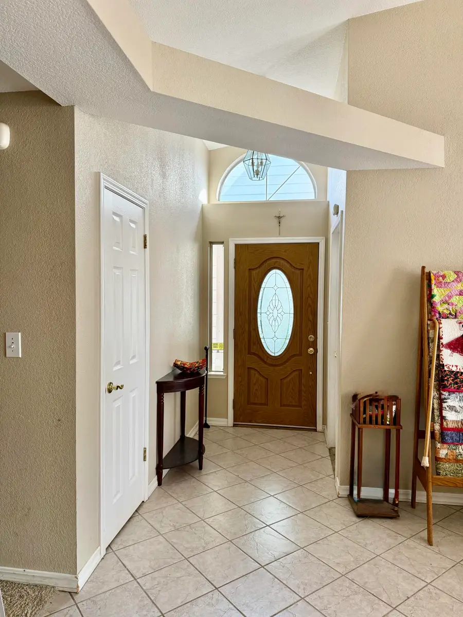 524 N Velie Court, Visalia, CA 93292 - #2