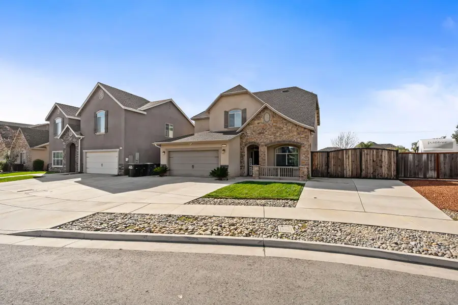 2327 N Elm Street, Visalia, CA 93291 - #3