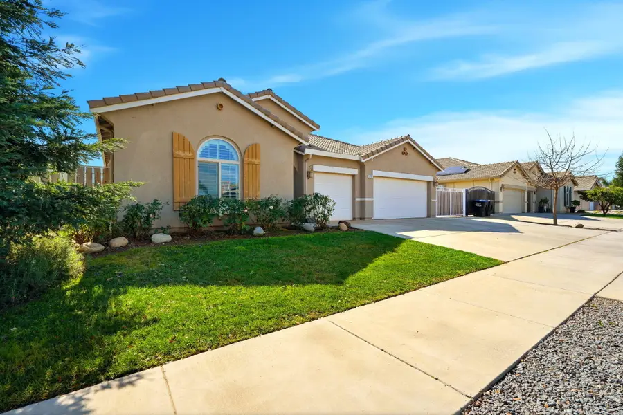 3531 W Perez Avenue, Visalia, CA 93291 - #3