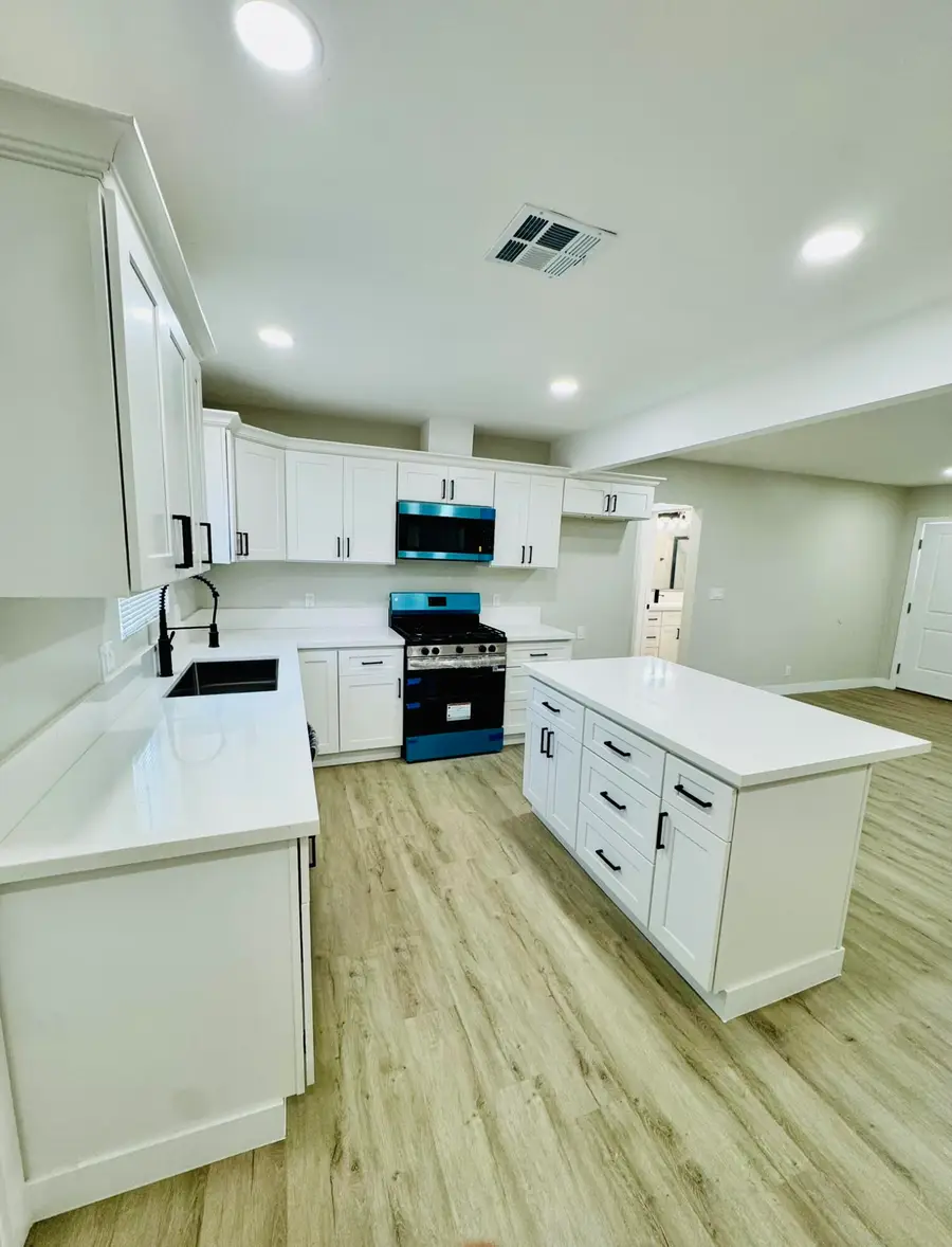 1804 Hodges Avenue, Bakersfield, CA 93304 - #3